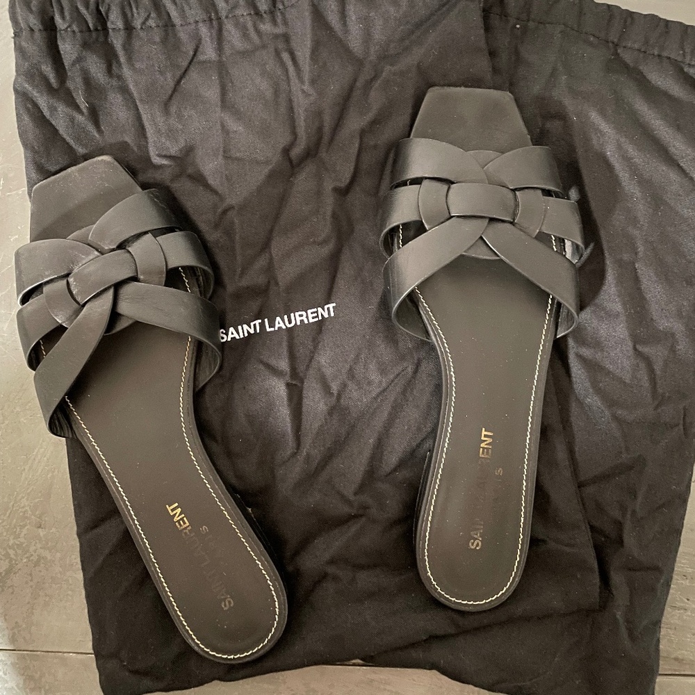 YSL Tribute Sandals in Smooth Leather (black)